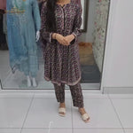 Load and play video in Gallery viewer, Luxury Pakistani 2 pce Linen Co-Ord Print Dress Ready to Wear Outfit (B2)
