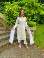 Load image into Gallery viewer, SEHRIARAZ ~NAYAAB~ SALWAR KAMEEZ CROCHET OUTFIT
