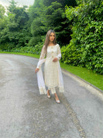 Load image into Gallery viewer, SEHRIARAZ ~NAYAAB~ SALWAR KAMEEZ CROCHET OUTFIT
