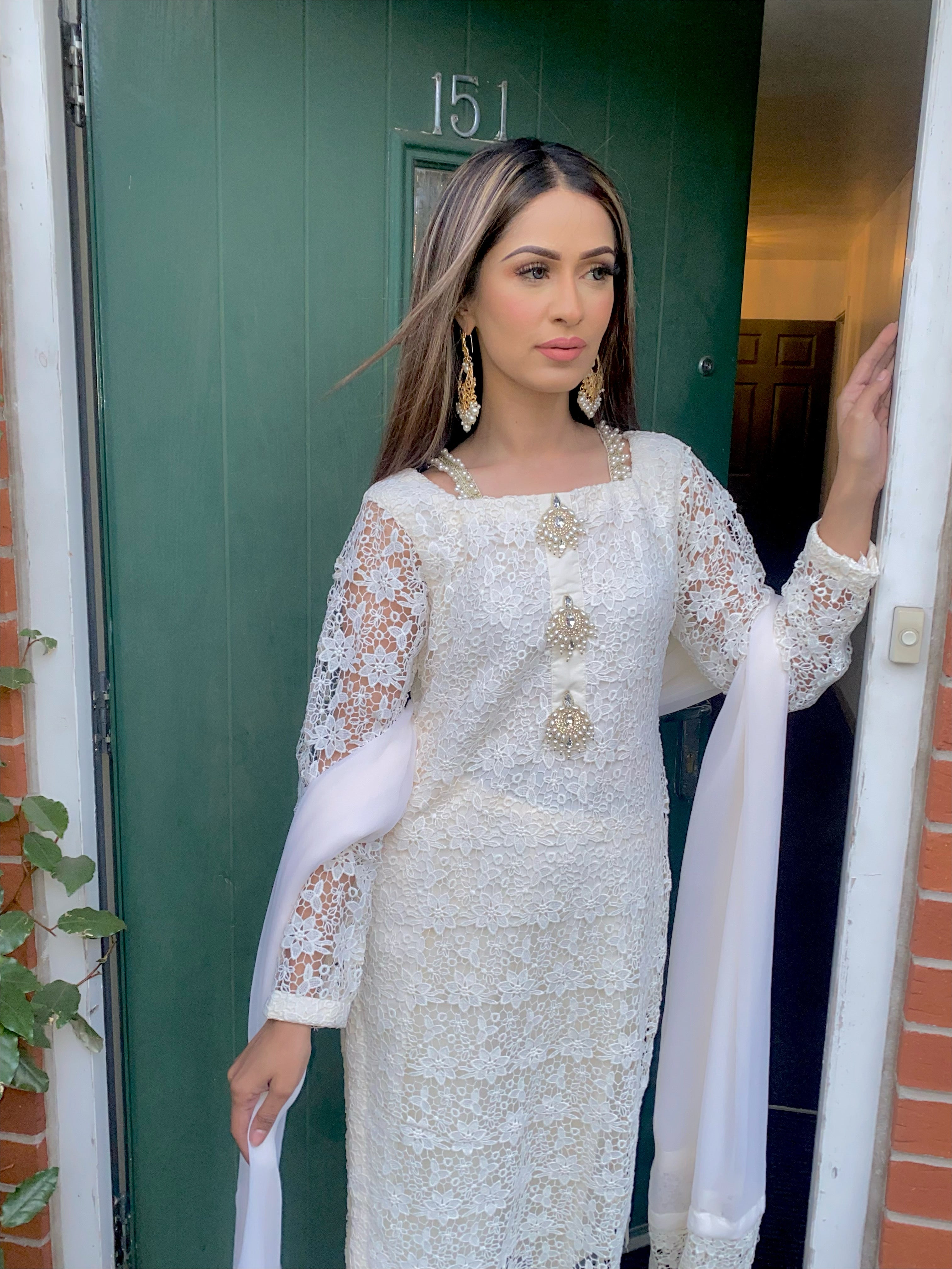 SEHRIARAZ ~NAYAAB~ SALWAR KAMEEZ CROCHET OUTFIT