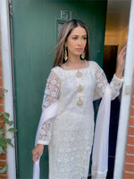 Load image into Gallery viewer, SEHRIARAZ ~NAYAAB~ SALWAR KAMEEZ CROCHET OUTFIT
