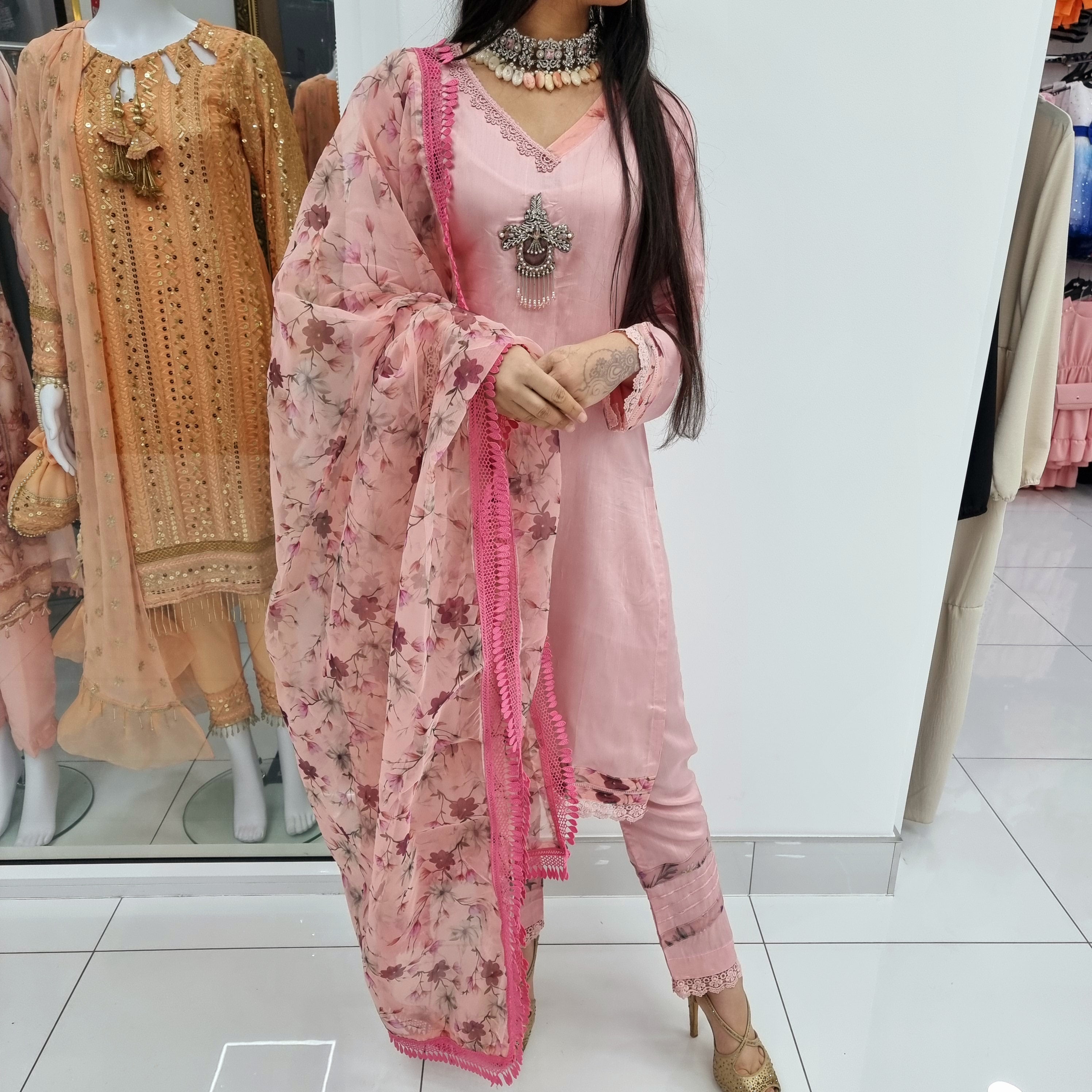 SEHRIRAZ BESPOKE COLLECTION SALWAR KAMEEZ PNK