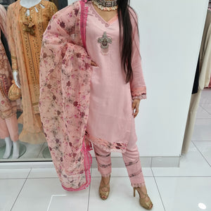 SEHRIRAZ BESPOKE COLLECTION SALWAR KAMEEZ PNK