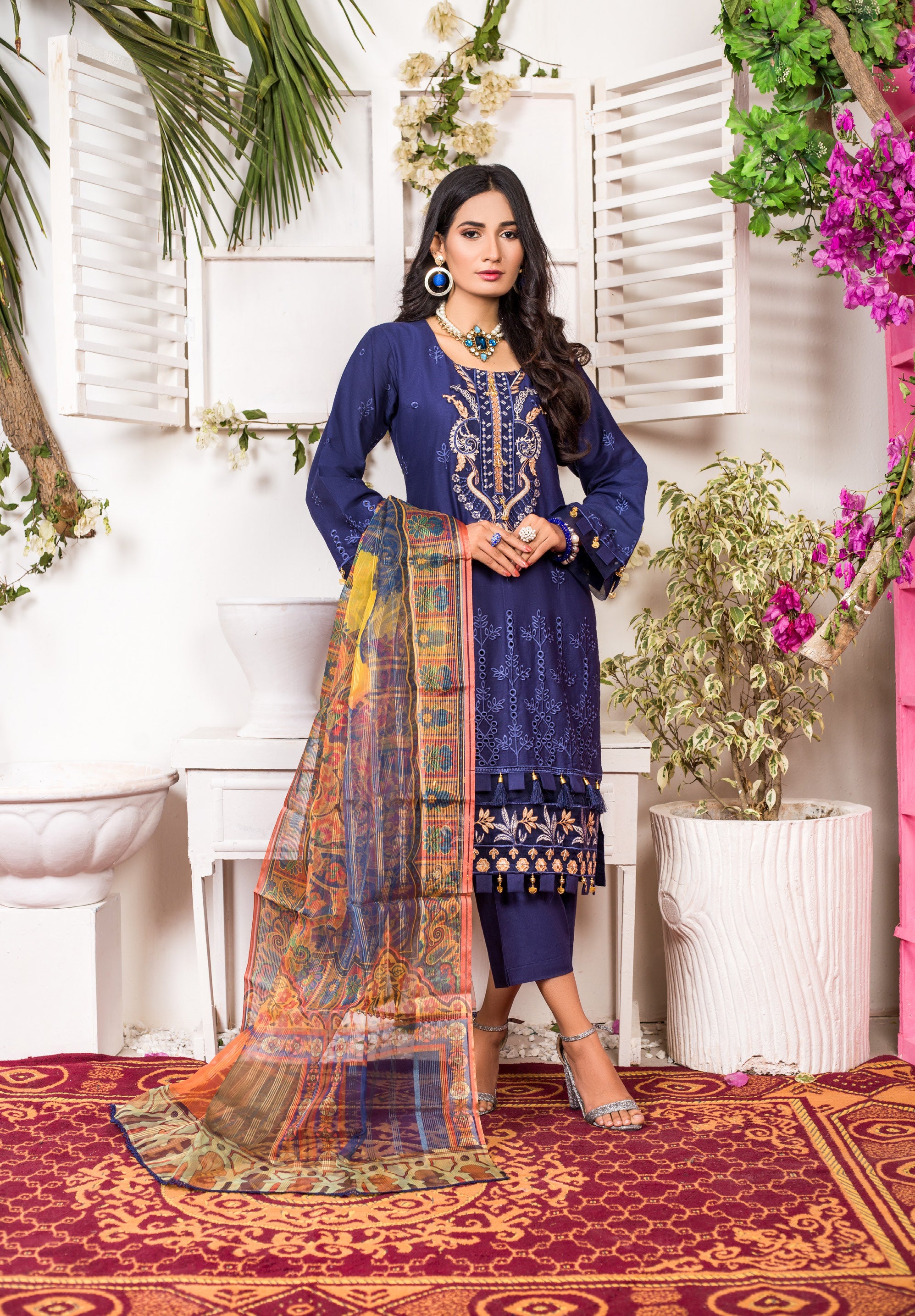 Pakistani salwar suit online on sale india